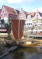 Nachgebauter Ilmenau-Ewer am Stintmarkt in Lüneburg